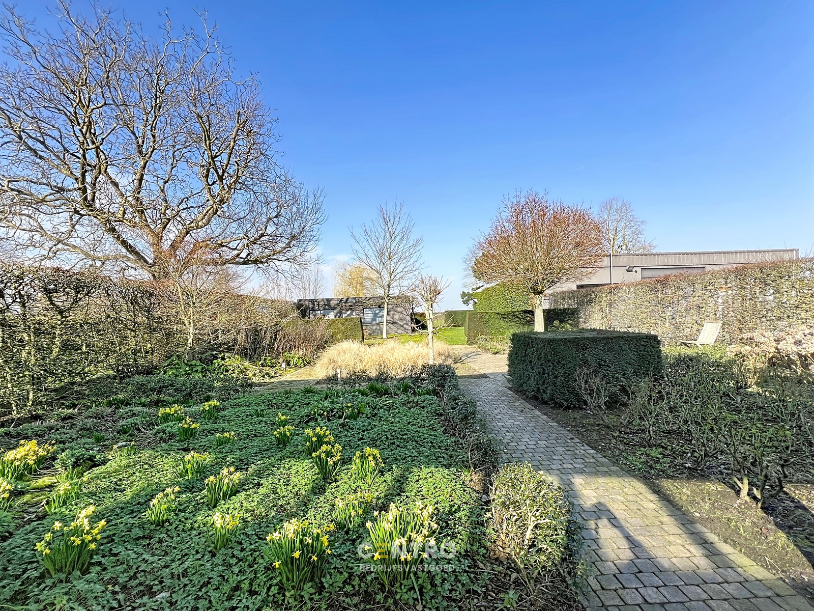 Luxueuze woning (4 slpks) + ruime showroom (of winkel, praktijkruimte, diensten, vrij beroep,...) met kantoor te Hooglede! - foto 5