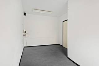 Praktijk / kantoor / atelier / handelsruimte te huur – centrum Westmalle!Veelzijdig en verrassend ruim pand van ca. 106 m², ideaal gelegen in het...