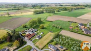 EERSTE BEZOEKDAG WOENSDAG 27 MEI 2026 VAN 16U TOT 19U (ENKEL OP AFSPRAAK!!)RONSE - Charmante hoeve op 1,16 ha met bijgebouwDeze charmante eigendom,...