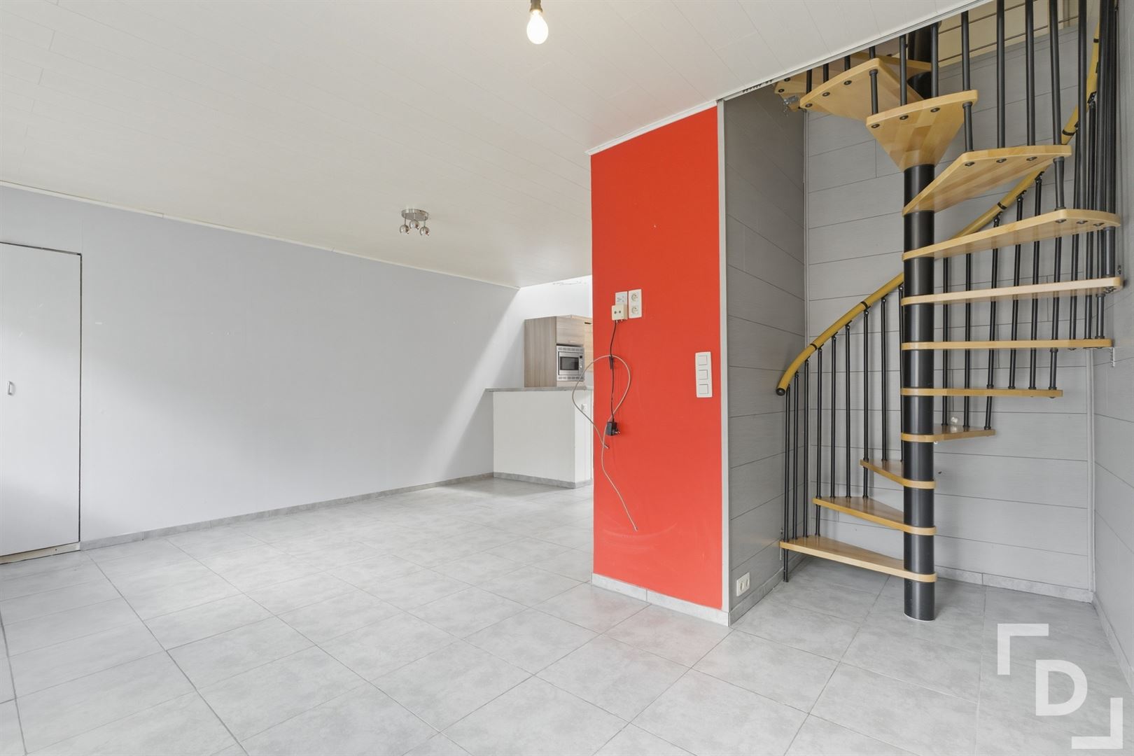 Stadswoning met 2 slaapkamers en koer te koop in het centrum van Poperinge - foto 5