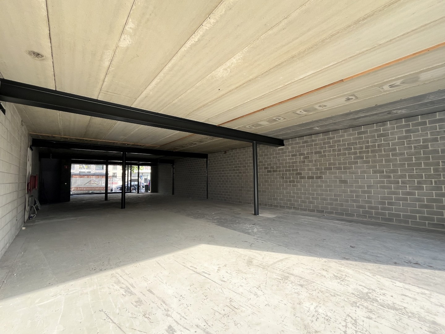 Casco commercieel gelijkvloers op toplocatie te Kapellen - foto 4