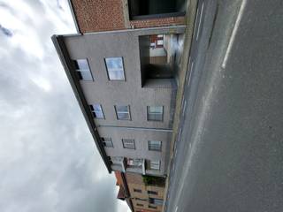 OVER HET APPARTEMENTDit modern en volledig afgewerkt nieuwbouwappartement combineert comfort met een hoogwaardige afwerking. De lichtrijke leefruimte...