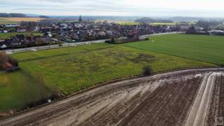 Reeds 1 van de 4 bouwloten verkocht !!Kooigem, een landelijke deelgemeente van Kortrijk waar deze bouwpercelen zich bevinden. De verkaveling is zeer...