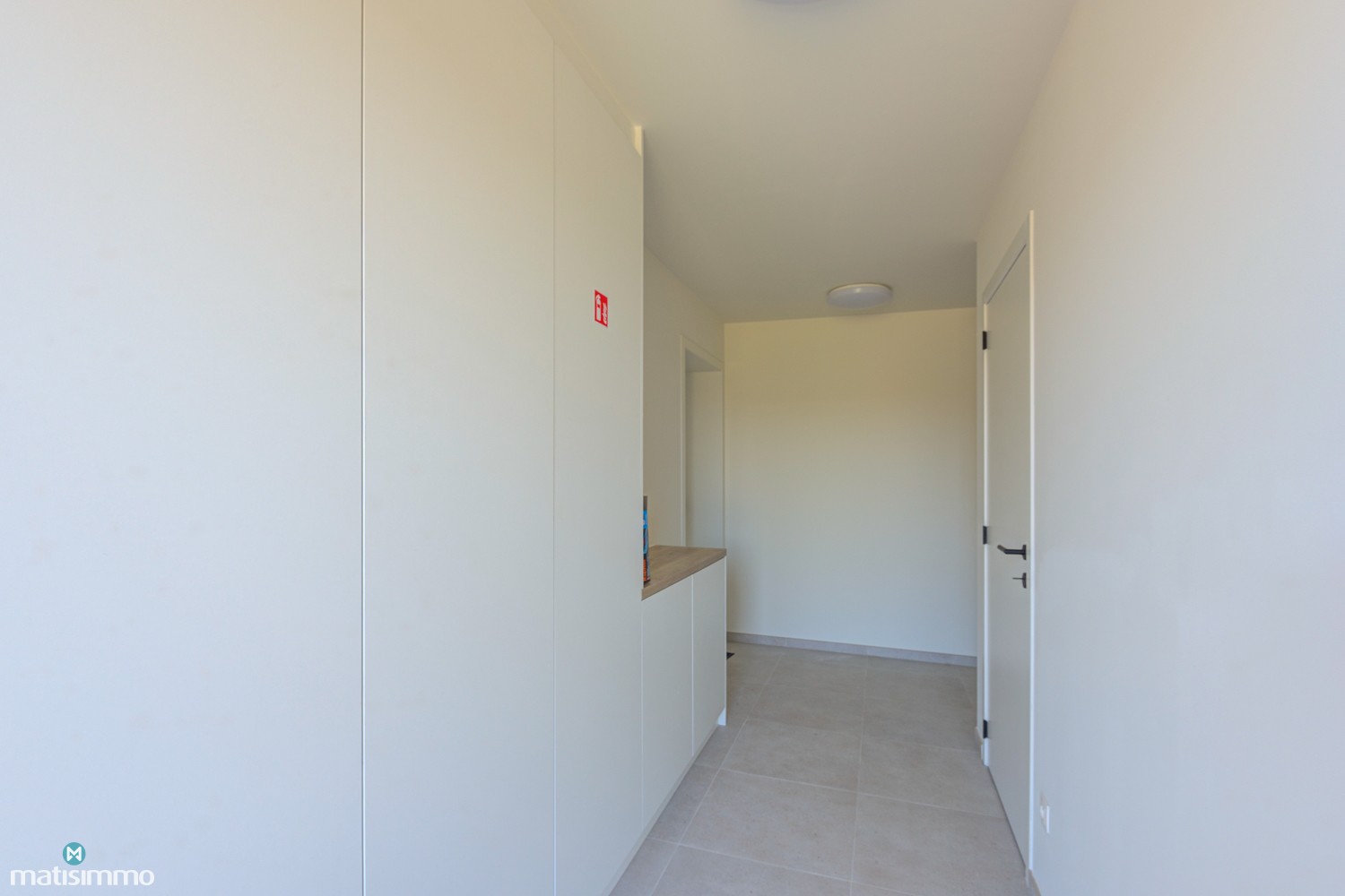 NIEUWBOUW DUPLEXAPPARTEMENT MET 2 SLAAPKAMERS, TUIN EN AUTOSTAANPLAATS NABIJ NABIJ HET CENTRUM VAN BILZEN - foto 3