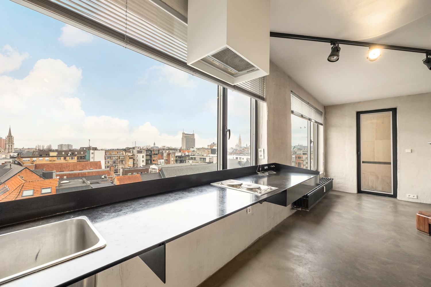 Stijlvolle studio met panoramisch zicht in hartje Antwerpen - foto 3