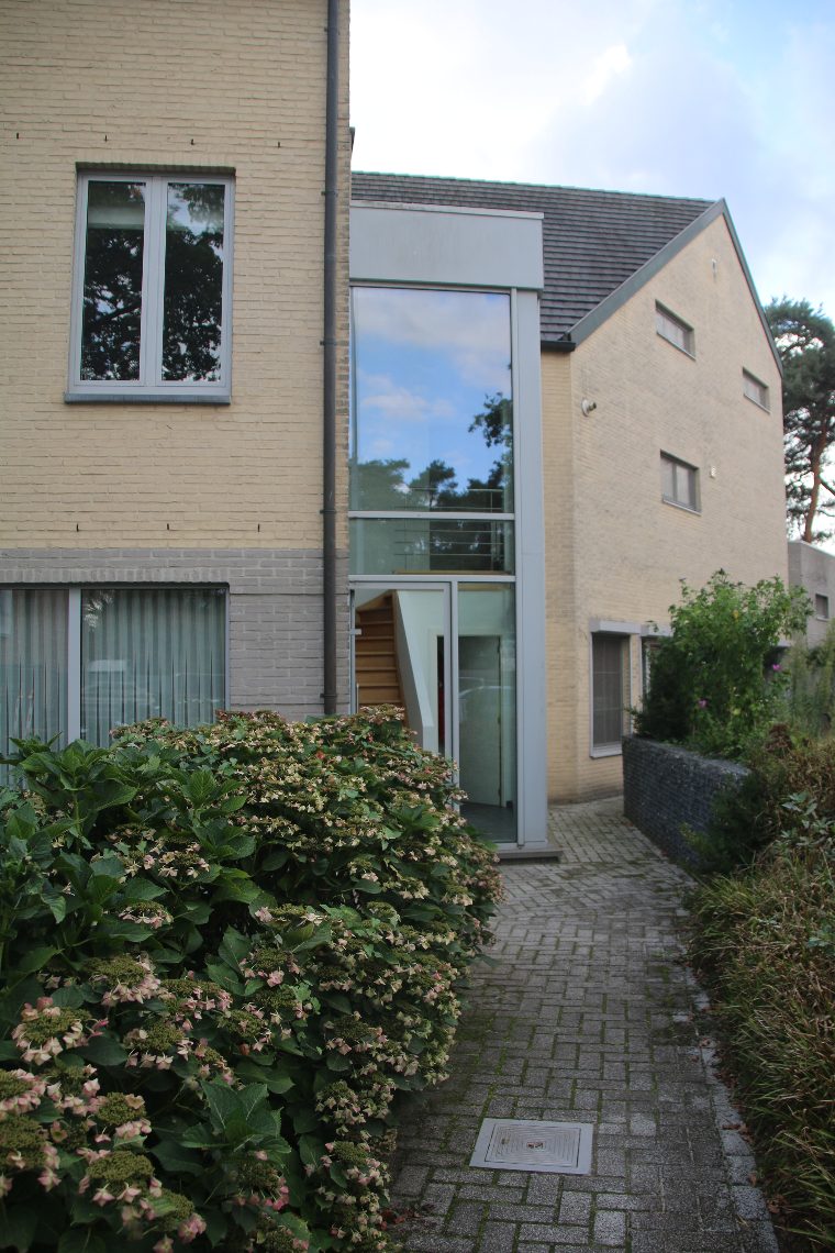 - photo 3