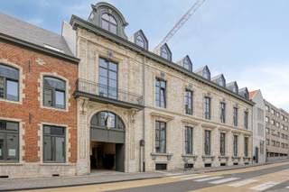 In een prachtig totaalrenovatie-project van 18de eeuws erfgoed aan de Brusselsestraat in het centrum van Leuven, is deze 22m² ruime en rustig...