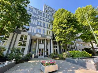 Superbly located bright office of 388 m² for rent along and with excellent visibility of the bustling Tervurenlaan near the Montgomery roundabout...