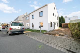 Deze ruime, lichtrijke woning is gelegen op een perceel van 360 m² in de Baron de Serretstraat in Sint-Michiels. Dankzij de centrale ligging geniet...