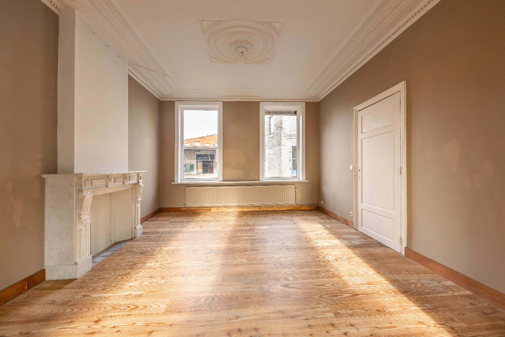 STATIGE HERENWONING MET LOODS 350 m² - foto 4