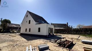 Ontdek dit prachtige pand in het pittoreske Deftinge, een unieke kans om uw droomwoning te bezitten. Deze charmante woning biedt maar liefst...