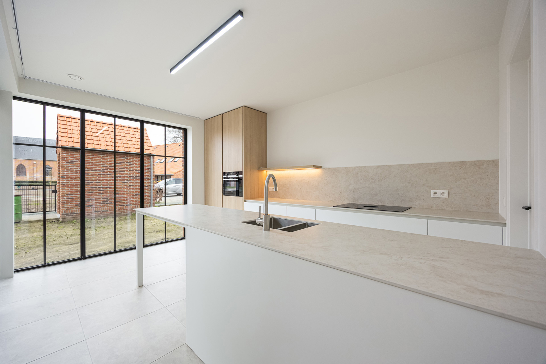 Luxueus afgewerkte nieuwbouwwoning op historische toplocatie - foto 4