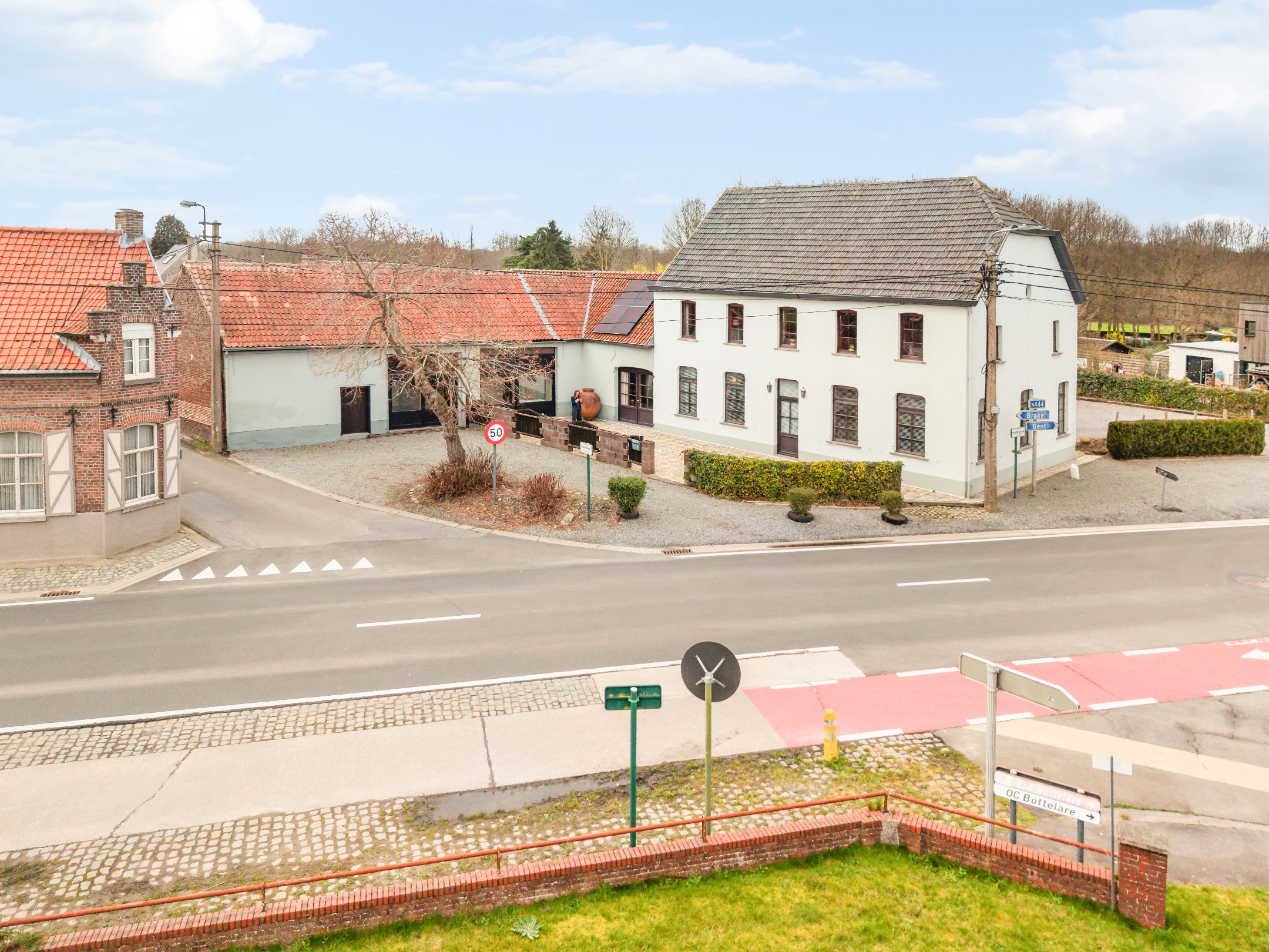 Historisch pand met woonst &amp; functionele ruimtes - foto 2