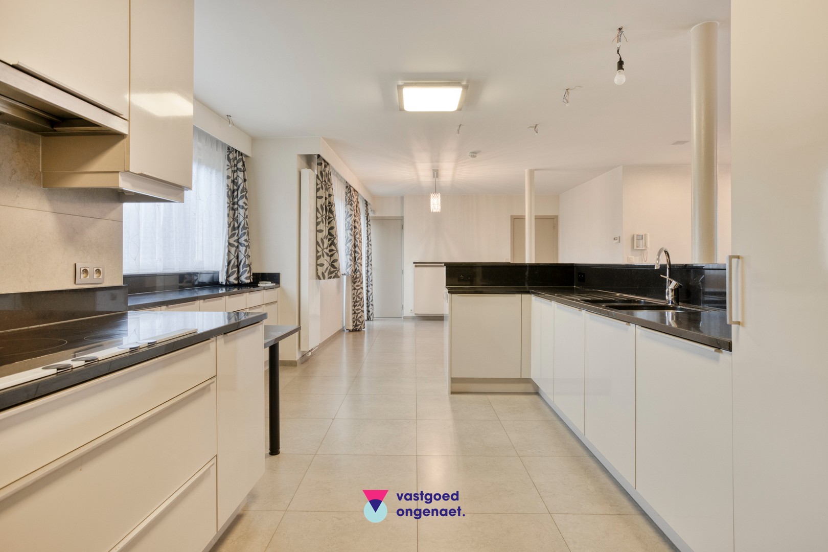 Apartment for sale in Ostend with 6 bedrooms - photo 4