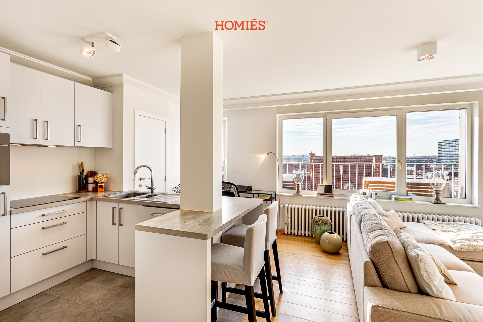 Fully furnished 1-bedroom apartment with terrace - photo 2