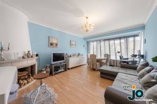 Dit ruim en instapklaar 3-slaapkamerappartement is gelegen  op een rustige locatie vlak bij het strand en het centrum en maakt deel uit van een...