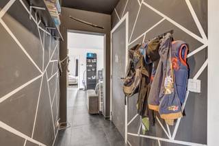 Pour plus d'informations ou pour visiter, appelez le 053 69 59 34 - Cet appartement prêt à emménager est situé près du centre de Liedekerke...