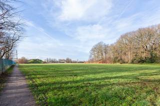 Dit veelzijdige domein is strategisch gelegen op de grens van Wilrijk en Edegem, met een vlotte verbinding naar Antwerpen en omliggende gemeenten...