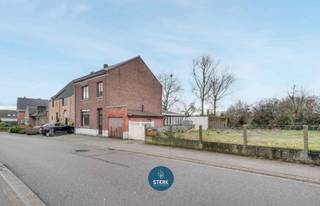 VERDER AF TE WERKEN WONING OP EEN CENTRALE LOCATIE IN HET GROENE GELLIK ! <br /><br />We vinden deze open bebouwing met een bewoonbare oppervlakte van 198 m² terug op een perceel van 3a 70ca in Gellik-Lanaken. <br /><br />Voor meer informatie, neem zeker een kijkje op onze website via de volgende link:<br />https://www.sterkvastgoedmakelaars.be/detail/te-koop-woning-lanaken/7480884?dosearch=True&amp;flowstatus=ForSale,ForSaleReserved,ForSaleWithBid,ToCompleteForSale,SoldUnderReserve,Sold&amp;pageindex=1&amp;pagesize=12&amp;searchpage=ForSale&amp;sortdirection=DESC&amp;sortfield=pub_flowstatus&amp;transactiontype=Sale