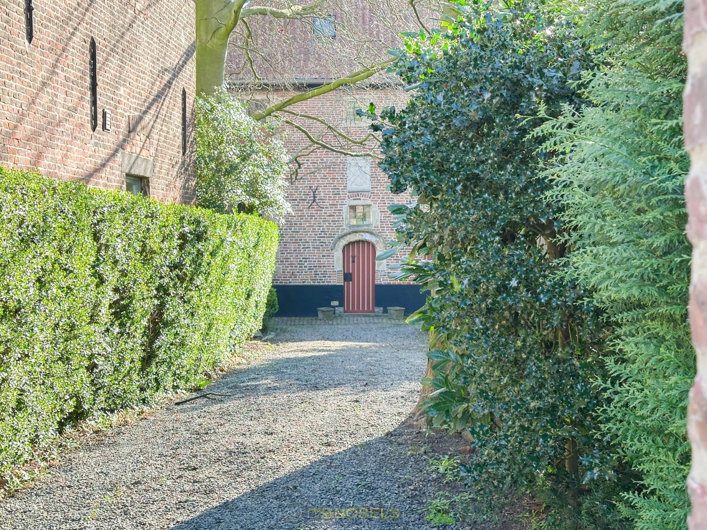 Te koop, beschermd, voormalig Pelgrimshuis 'Spaans hof' aan het dorpsplein te Mespelare (Dendermonde) - foto 3