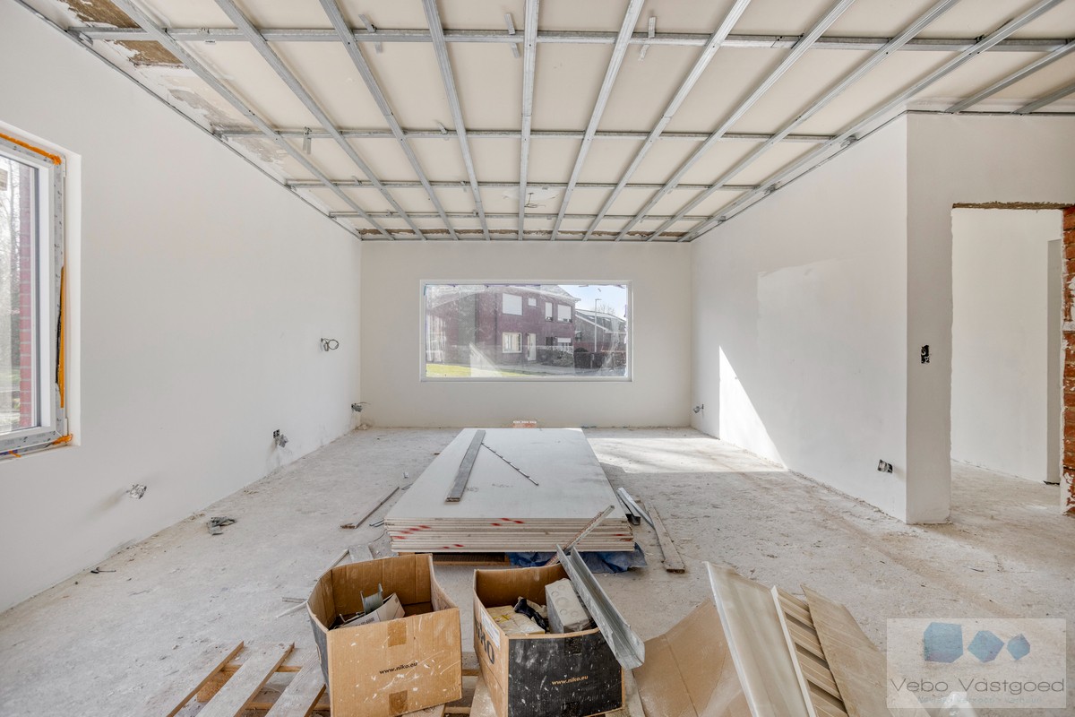 Grotendeels gerenoveerde woning in doodlopende straat! - foto 4