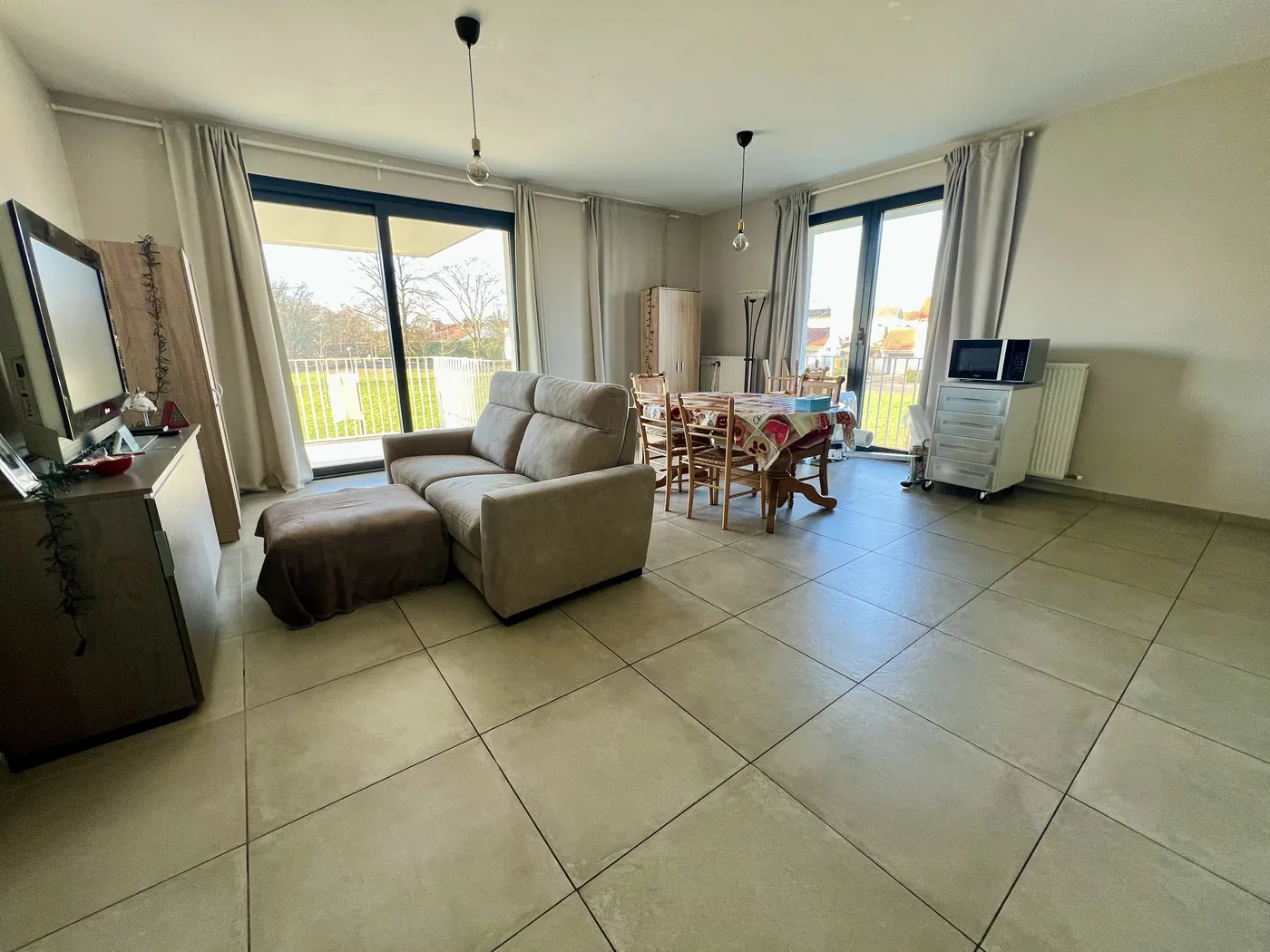 Appartement moderne avec 3 chambres, terrasse et place de parking - photo 4