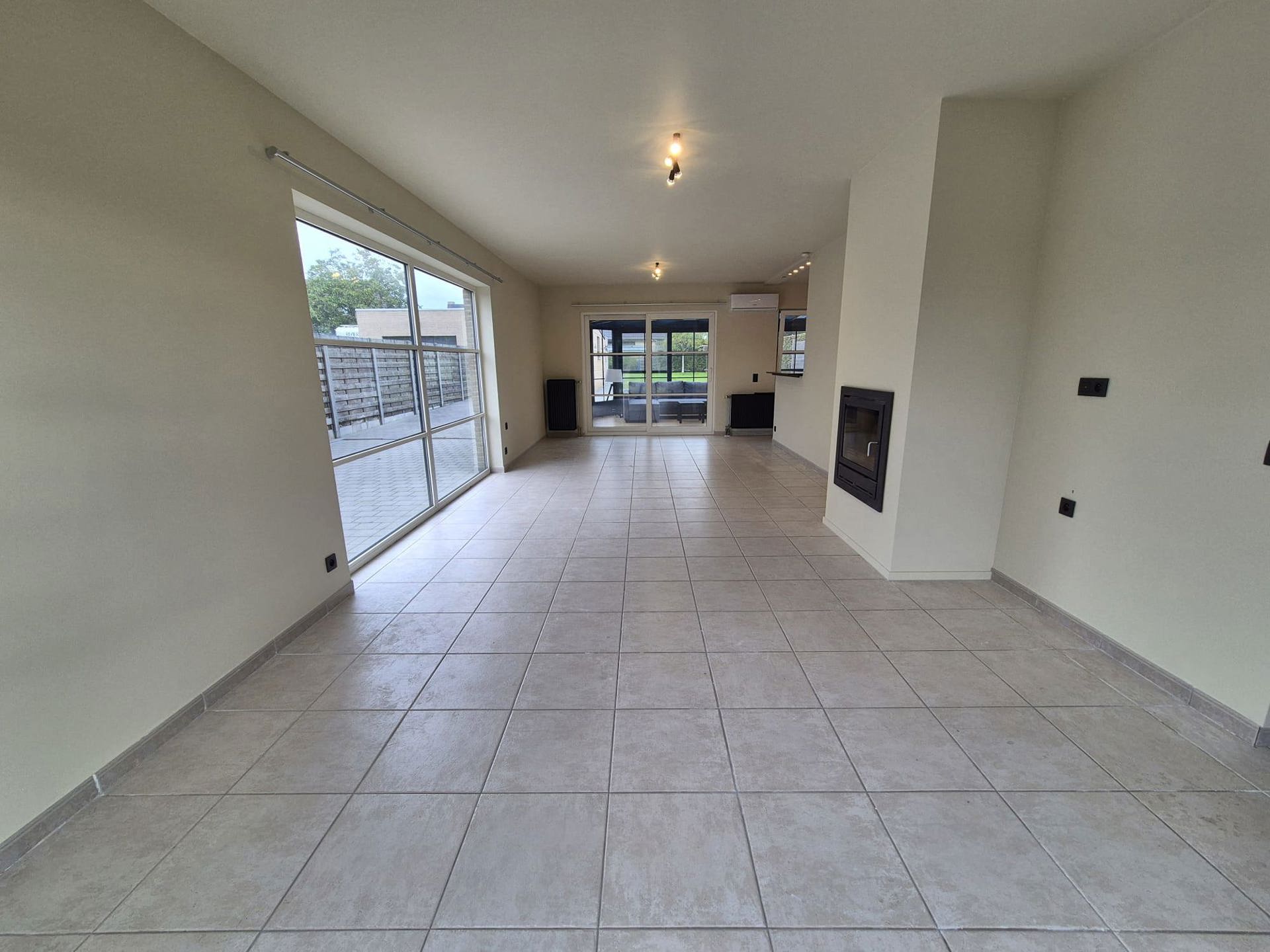 Instapklare halfopen bebouwing met veranda en garage - foto 5