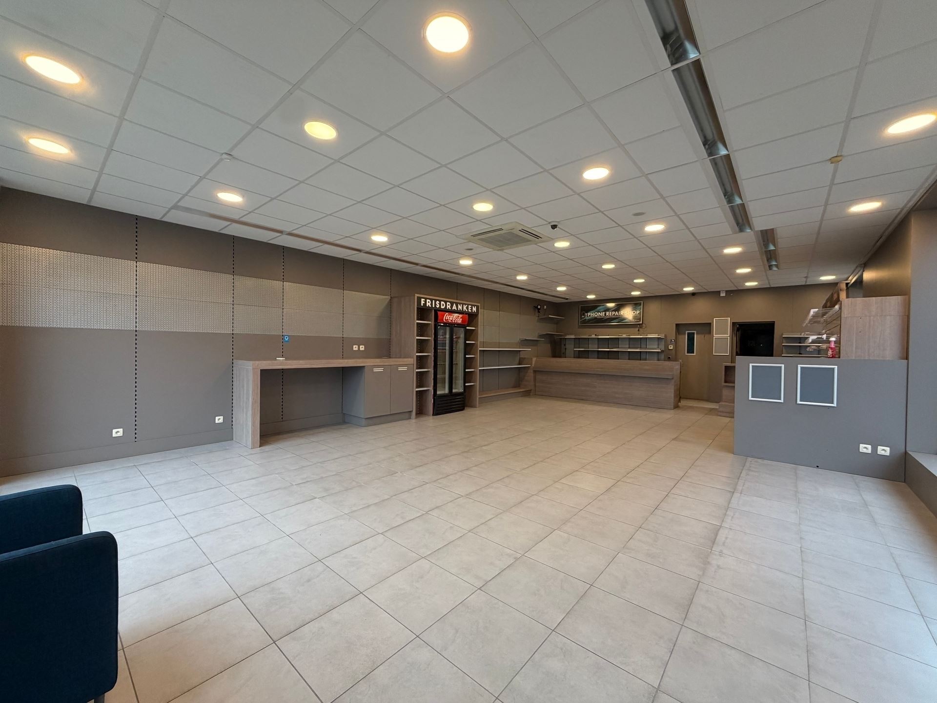 Veelzijdig handelspand met grote etalage! - foto 4