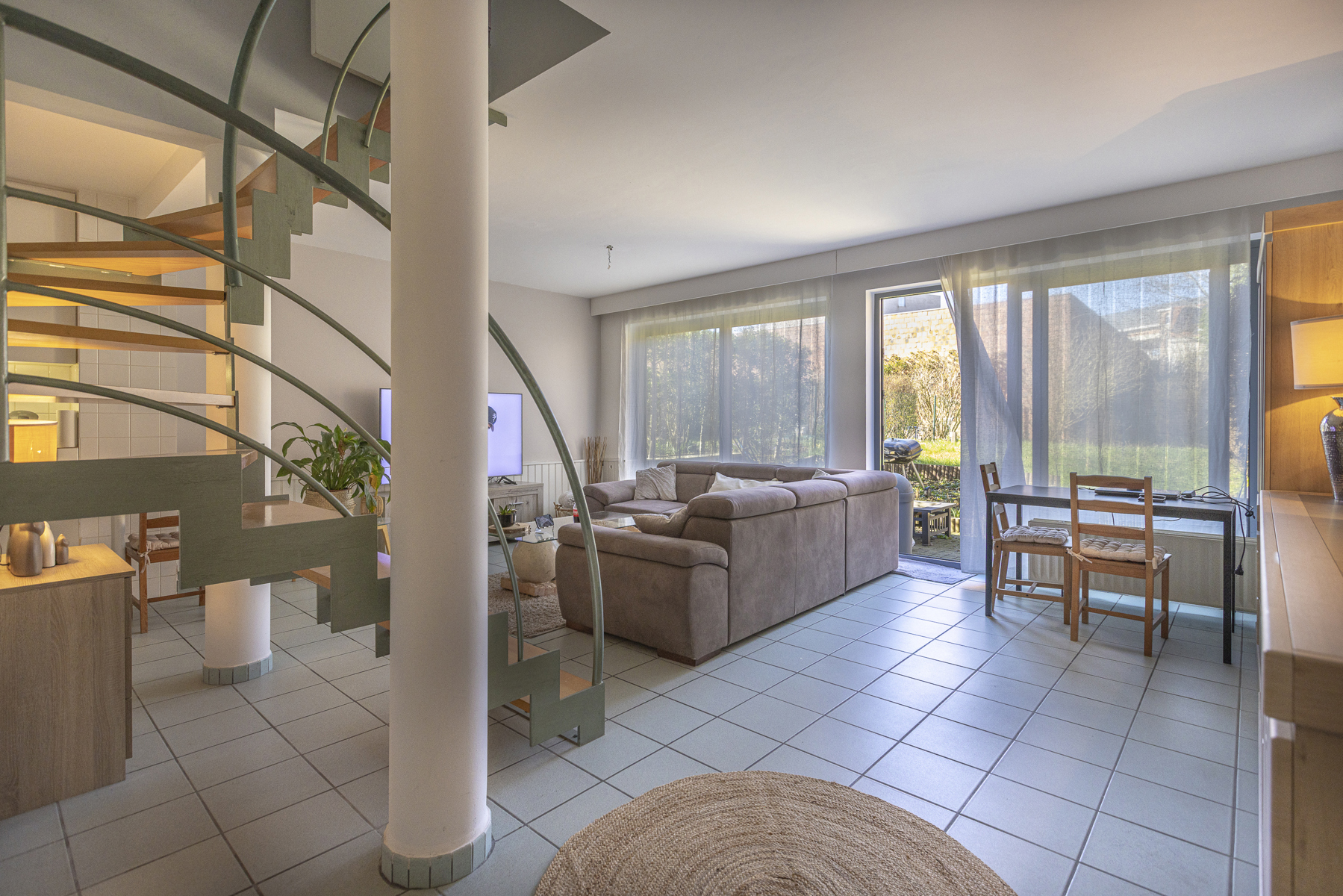 Opbrengstgebouw met 4 appartementen en 2 garages - foto 3