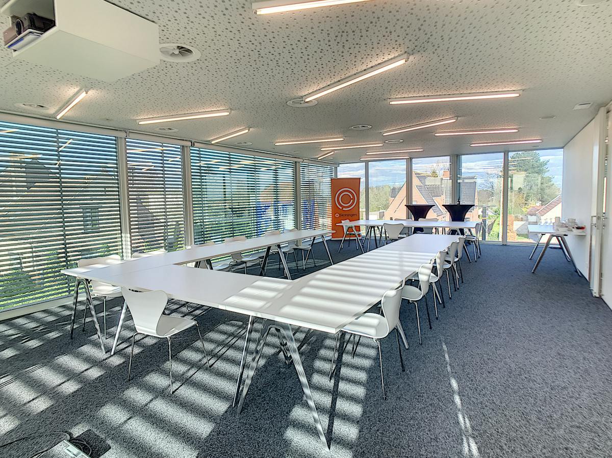 Ready-to-use office of approximately 21 m² in BC 3koningen Torhout - photo 4