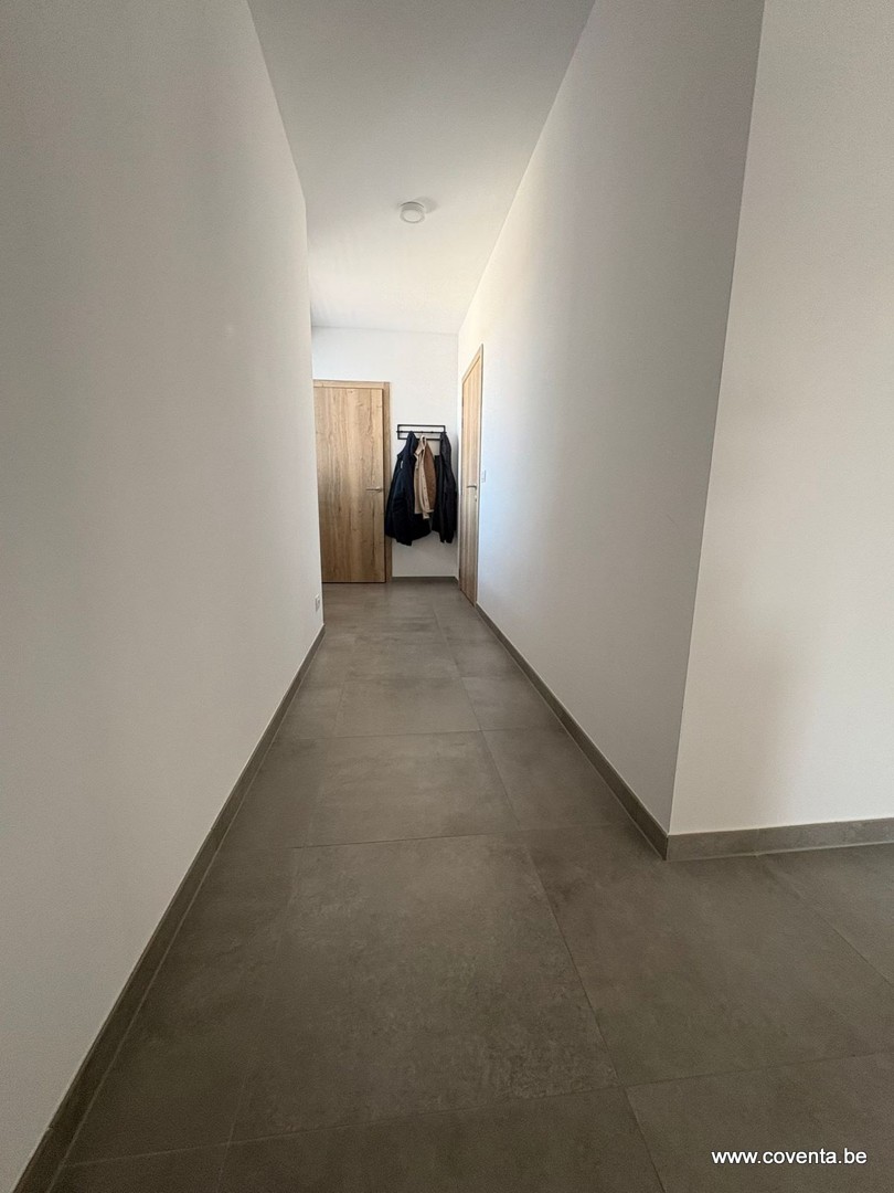 Stijlvol nieuwbouwappartement met 3 slaapkamers te huur te Dadizele - foto 4