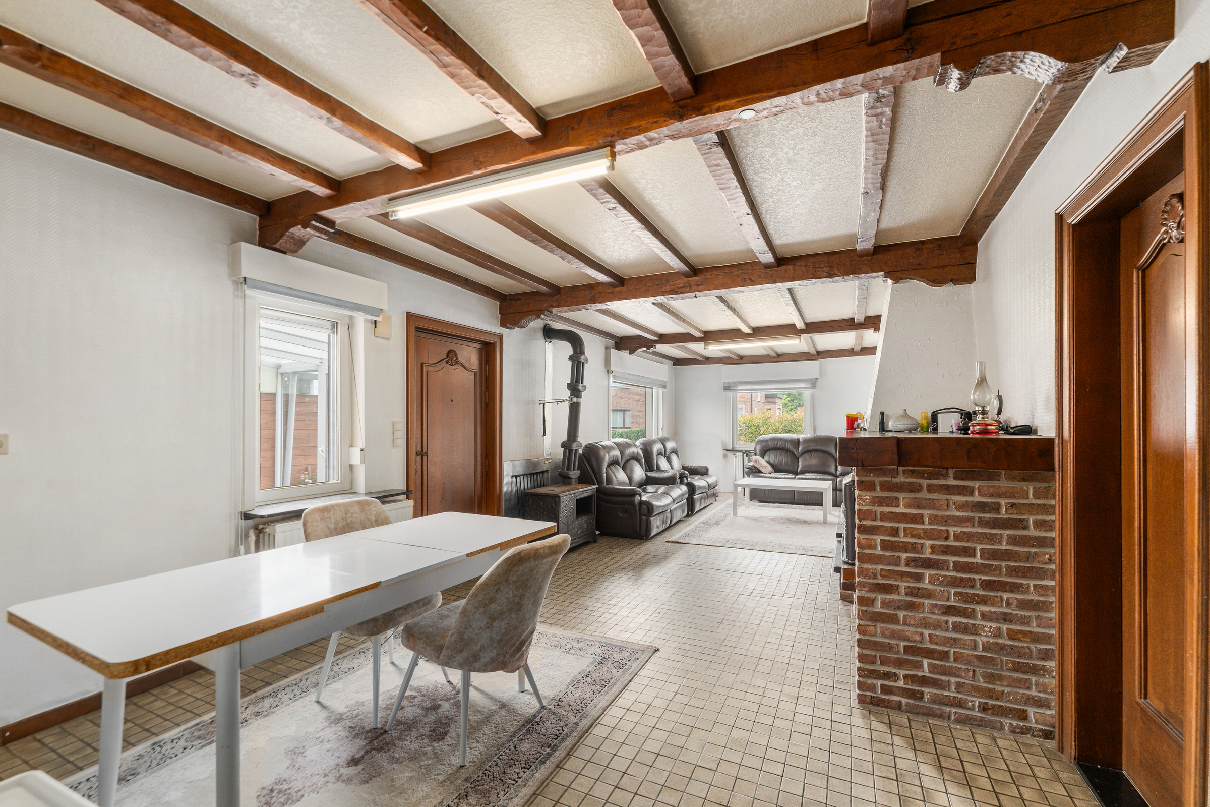 Te renoveren open bebouwing met 3 kamers en garage - foto 5