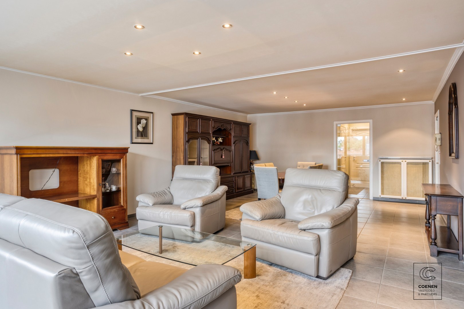 Instapklaar appartement van 124 m², 3 slpk's en terras op een toplocatie te Kontich! - foto 2