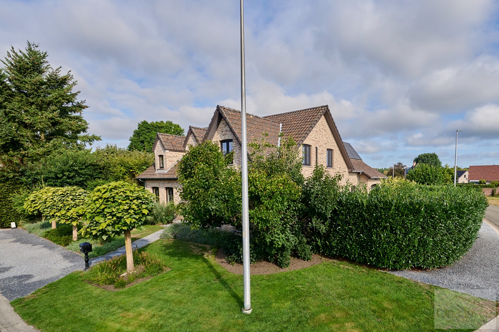 Ruime en energiezuinige villa met 3 slaapkamers op een prachtig hoekperceel van 890 m² - foto 3