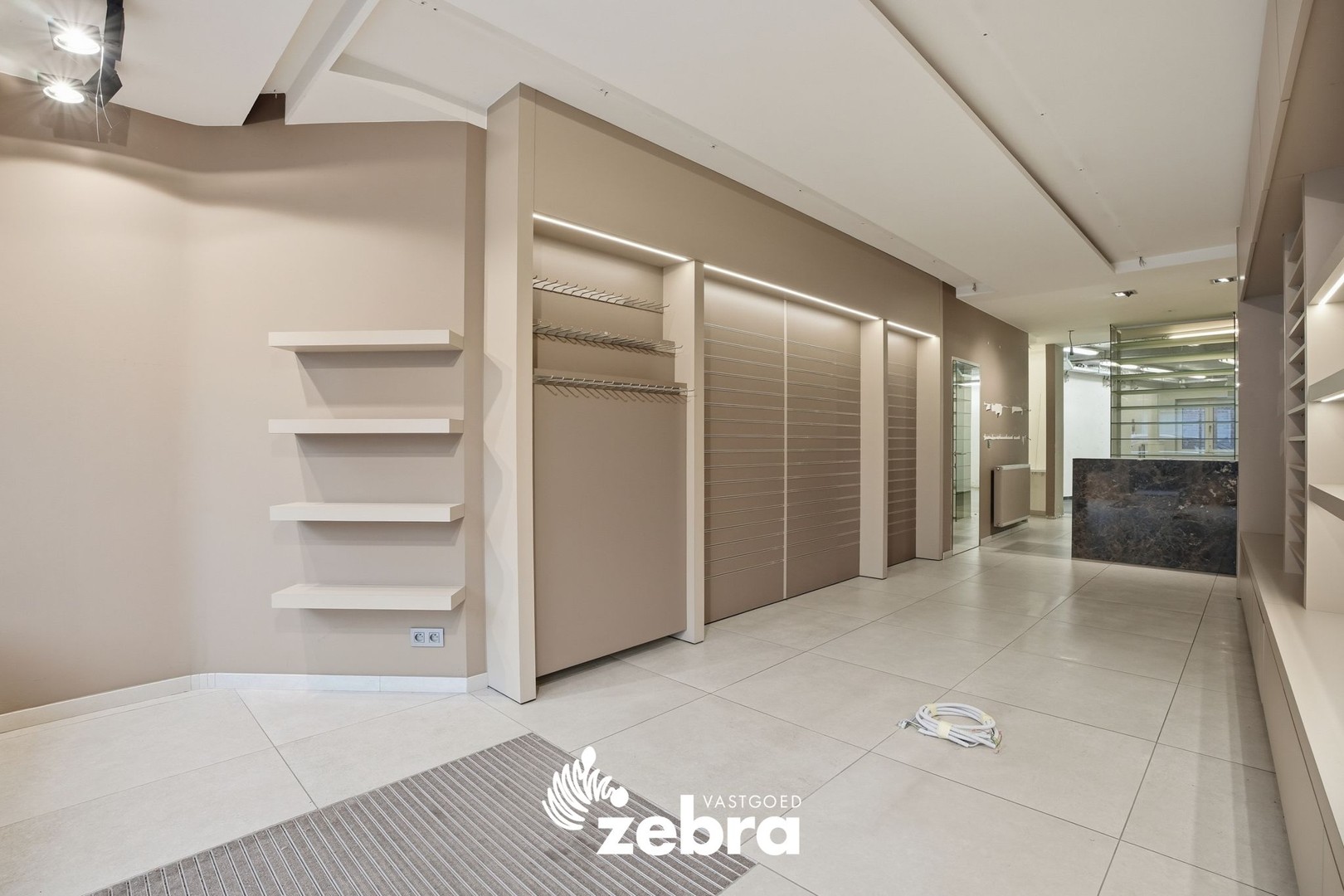 Commercial à vendre à Roulers avec 4 chambres - photo 4