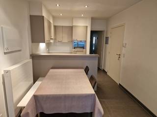 Modern 2-slaapkamer appartement met zijdelings zeezicht te koop.Dit energiezuinig appartement is gelegen in een zijstraat van de Zeedijk van...