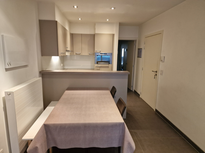 Recent 2-slaapkamer appartement met zijdelings zeezicht - foto 3