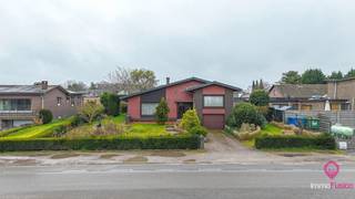 Bij ImmoFusion 7/7 “open huis” : klik op onze 3D-TOUR.In het gezellige Houthalen-Oost bevindt zich deze charmante woning op een perceel van bijna 11...