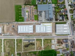 Aan de Wontergemstraat in Dentergem vinden we deze nieuwe kmo zone RIVA. Een duurzaam kmo park voor lokale bedrijvigheid.De laatste unit in fase II...