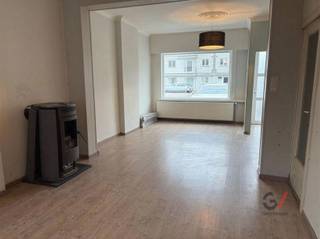 Bienvenue dans cette charmante propriété à Scherpenheuvel-Zichem ! Cette propriété de caractère offre un excellent potentiel pour les familles et...