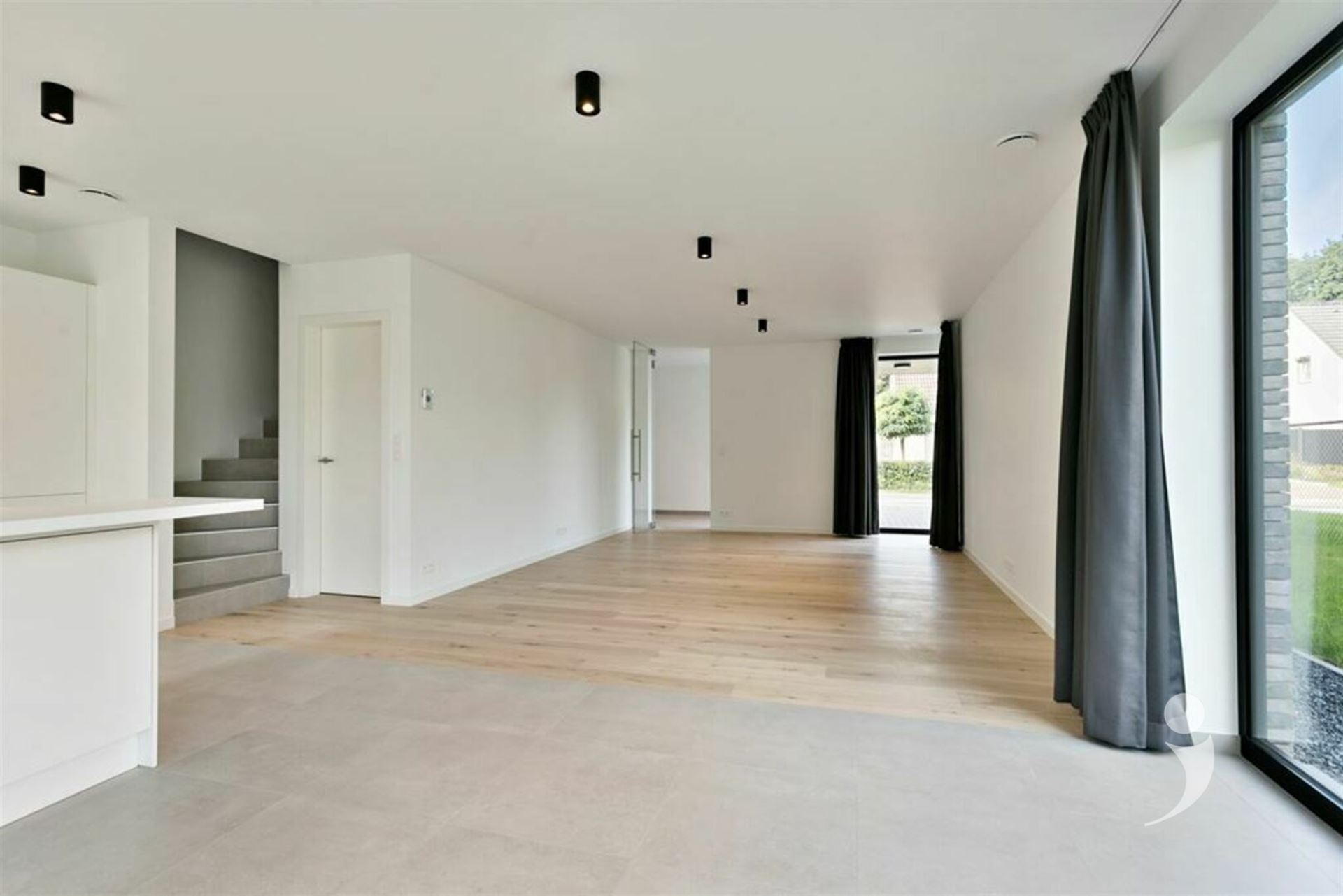 Moderne, halfopen BEN woning in groene, rustige omgeving - foto 5