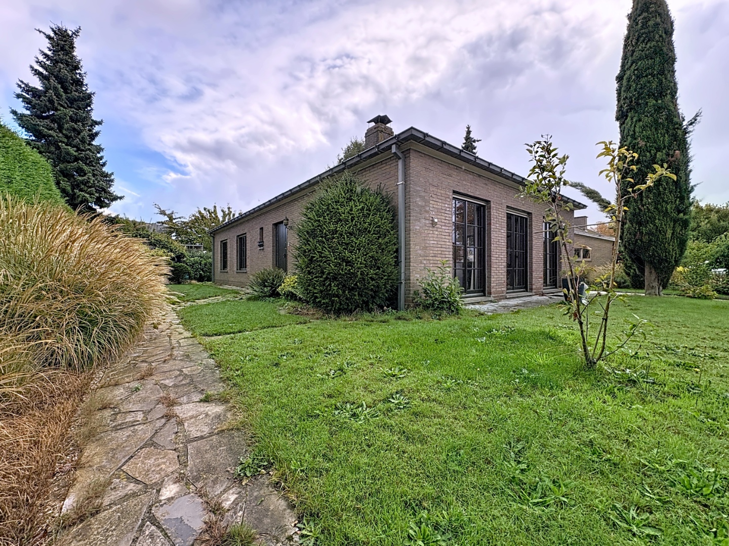 Belle villa de plain-pied dans une rue calme et sans issue à Gistel. - photo 1