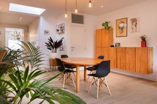 In de www.elzaslaan31.be (url kopiëren en plakken indien doorklikken niet lukt) in Kortrijk stellen we jou graag deze toffe woning voor.  Een interessante ligging, veel ruimte, 4 slaapkamers, een goed EPC, een grote tuin, een gezellige leefruimte, ... Allemaal kenmerken die het aangenaam wonen maken in de Filips van de Elzaslaan 31 in Kortrijk! <br /><br />HOMERUN: Op zondag 7 december ben je van harte welkom op de Homerun van deze woning. Via www.elzaslaan31.be kan je een afspraak inplannen. Eveneens via de website verneem je veel meer, zoals een uitgebreide omschrijving, foto's, 360° rondgang, documenten, … <br /><br />KICK-OFF PRIJS: De vermelde prijs is een Kick-Off prijs waarop een eenmalig bod kan uitgebracht worden (zowel boven als onder de Kick-Off prijs). Dankzij het kwaliteitslabel van Henry Houser ben je zeker dat de biedingen correct verlopen zonder dat er een opbodspel gehouden wordt! Over de transparante procedure is alles te lezen op de website van de woning. <br /><br />EXTRA BEZOEK: Mocht je op 7 december niet vrij zijn, geef dan gerust een belletje om een afspraak in te plannen op een ander moment. En wees gerust ... iedereen, van de eerste tot de laatste bezoeker, heeft evenveel kans om een eenmalig bod uit te brengen! <br /><br />Groeten, Hendrik van Henry Houser.