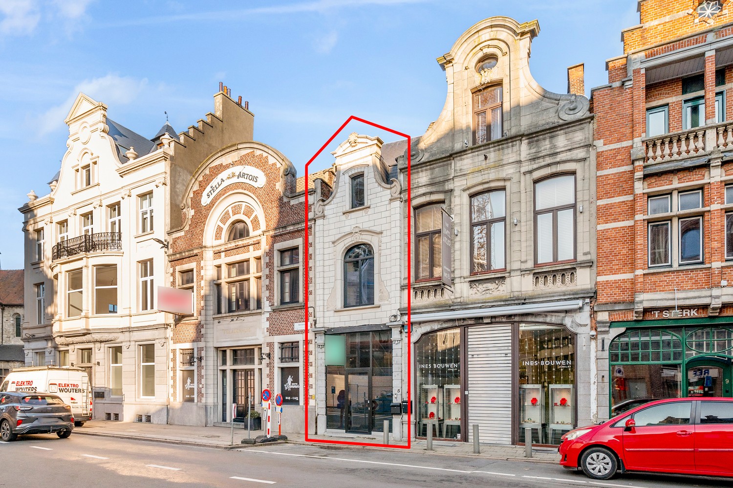 Karaktervolle erfgoedwoning op topligging tegenover de Sint-Gummaruskerk. - foto 3