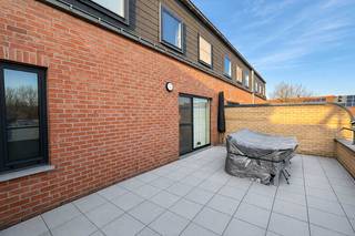 Ruim instapklaar appartement (122 m²) met 3 slpk en groot terras (28 m²) – rustig domein nabij centrum NielOp zoek naar de ruimte van een woning maar...