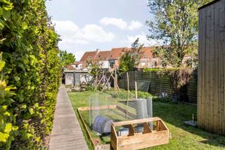 !BEZOEKDAG ZATERDAG 23/05 OP AFSPRAAK TUSSEN 10u EN 13u!Instapklare halfopen bebouwing op toplocatie in Sint‑Andries – 4 slpks – 2 badkamers – EPC B...