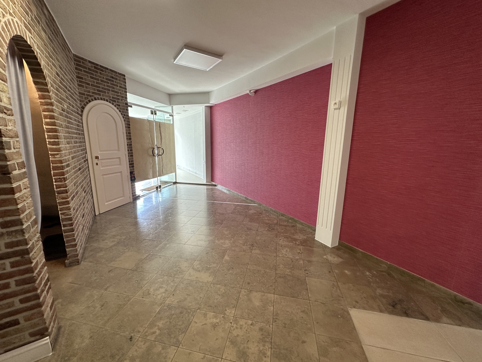 Goed gelegen commerciële ruimte in het centrum van Geel - foto 3