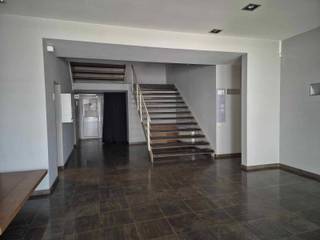 Ben je op zoek naar een kantoorgebouw voor uw bedrijf met zeer goede verbinding in Denderhoutem? Zoek niet verder! Dit kantoorgebouw is alles wat...