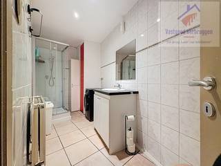 Welkom op een plek waar rust en stadsleven elkaar perfect ontmoeten. Dit gezellige appartement ligt verscholen in een kleinschalige residentie,...