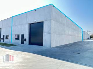 Nieuwbouw KMO-unit met een oppervlakte van 450 m² en 4 privatieve parkeerplaatsen te koop langs de bedrijvige Kortrijkseweg (N43) met een...